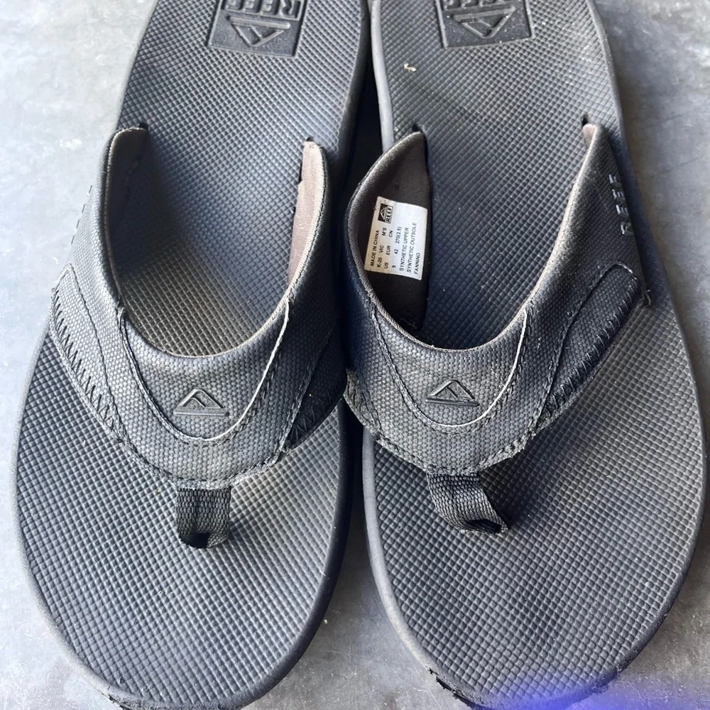 Reef fanning men’s black flip flop size 9